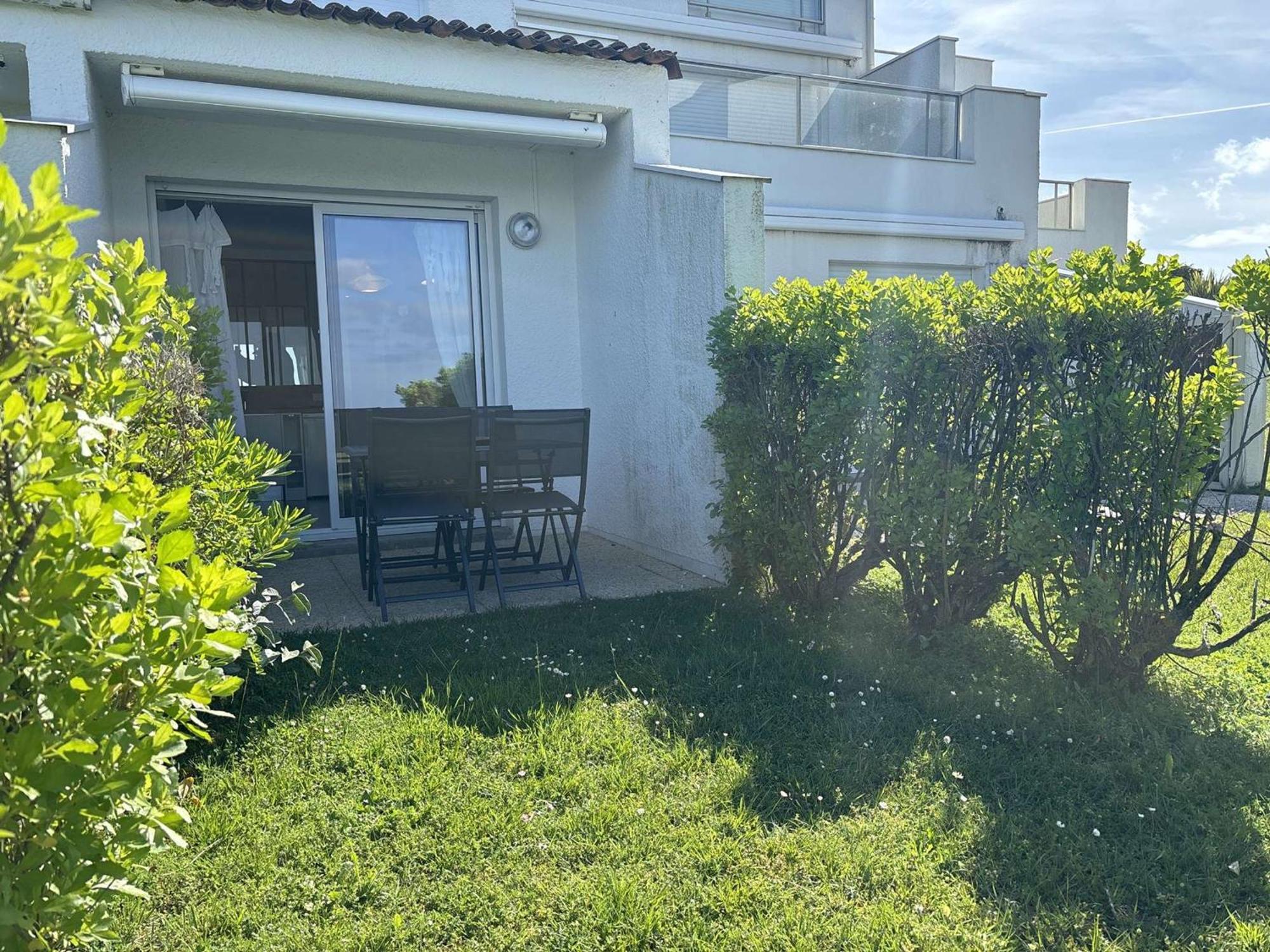 Studio En Bord De Mer A Royan, Parking, Tv, Tout Equipe - Fr-1-494-67 Exterior foto