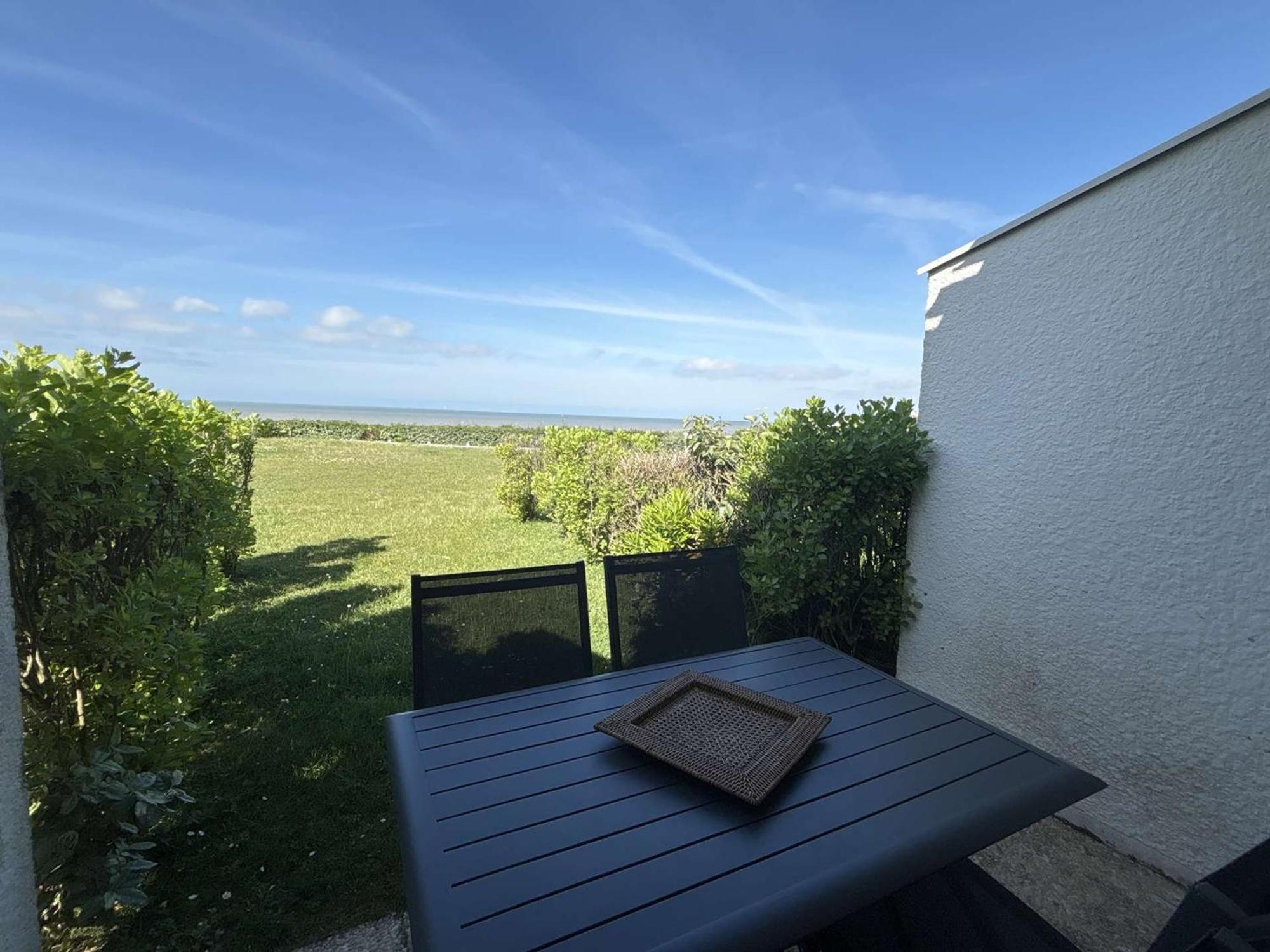 Studio En Bord De Mer A Royan, Parking, Tv, Tout Equipe - Fr-1-494-67 Exterior foto